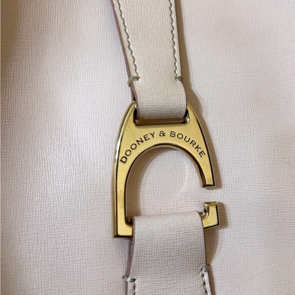 Dooney & Bourke Cream Shoulder Bag EUC - Picture 3 of 12